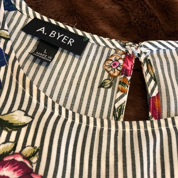 A. Byer Floral Striped Long Sleeved Blouse - Picture 4 of 6